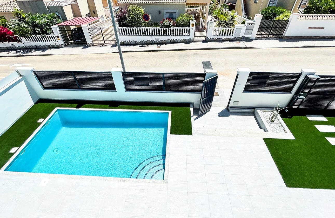 3 soverom Villa til salgs i Pinar de Campoverde med svømmebasseng garasje - € 437 800 (Ref: 8329447)