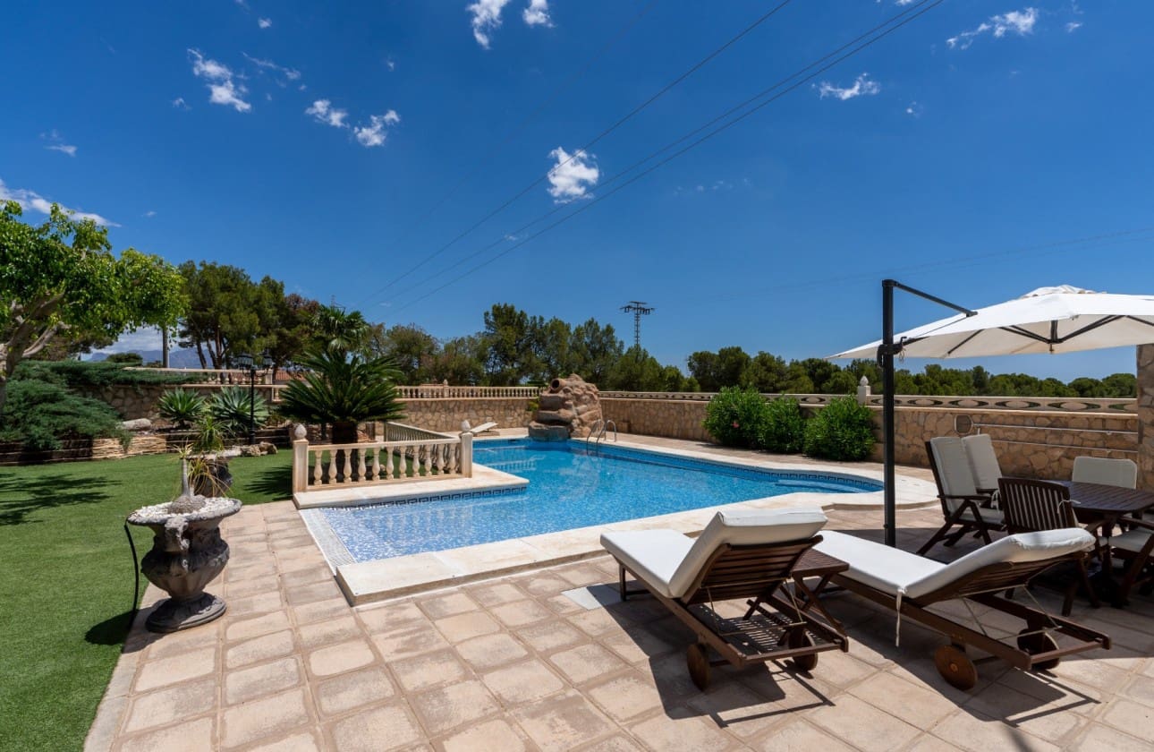 5 soverom Villa til salgs i San Vicente / Sant Vicent del Raspeig med svømmebasseng garasje - € 850 000 (Ref: 8395873)