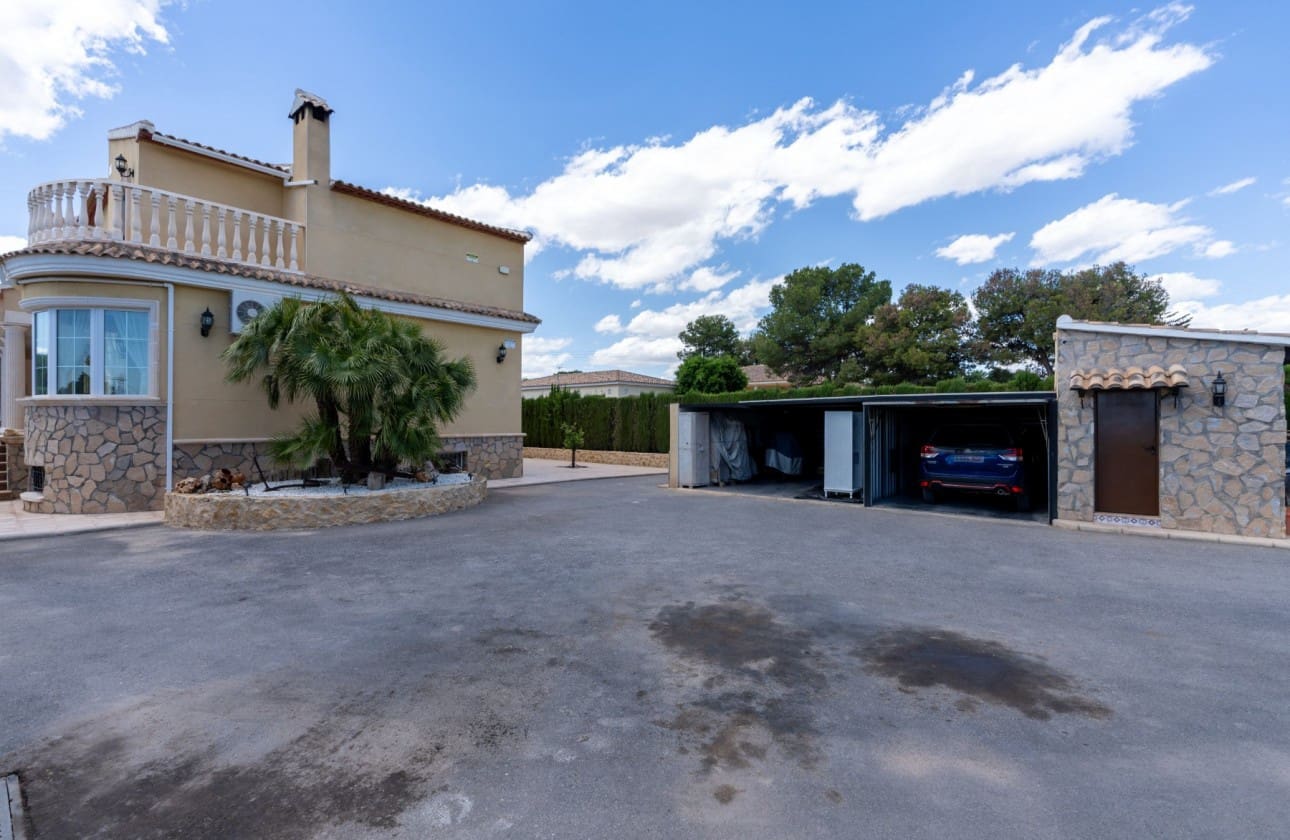 5 soverom Villa til salgs i San Vicente / Sant Vicent del Raspeig med svømmebasseng garasje - € 850 000 (Ref: 8395873)