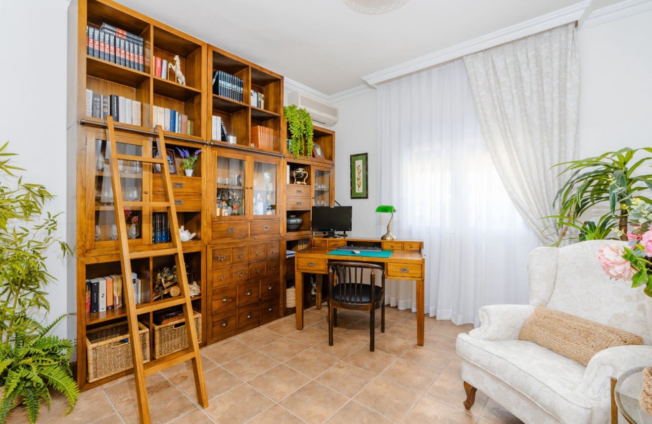 5 soverom Villa til salgs i San Vicente / Sant Vicent del Raspeig med svømmebasseng garasje - € 850 000 (Ref: 8395873)