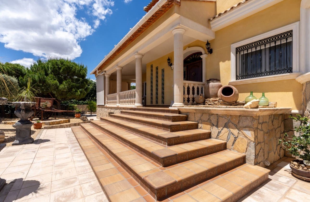 5 soverom Villa til salgs i San Vicente / Sant Vicent del Raspeig med svømmebasseng garasje - € 850 000 (Ref: 8395873)