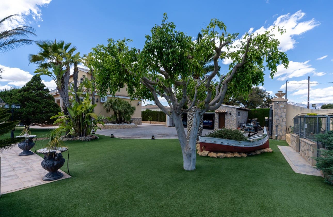 5 soverom Villa til salgs i San Vicente / Sant Vicent del Raspeig med svømmebasseng garasje - € 850 000 (Ref: 8395873)