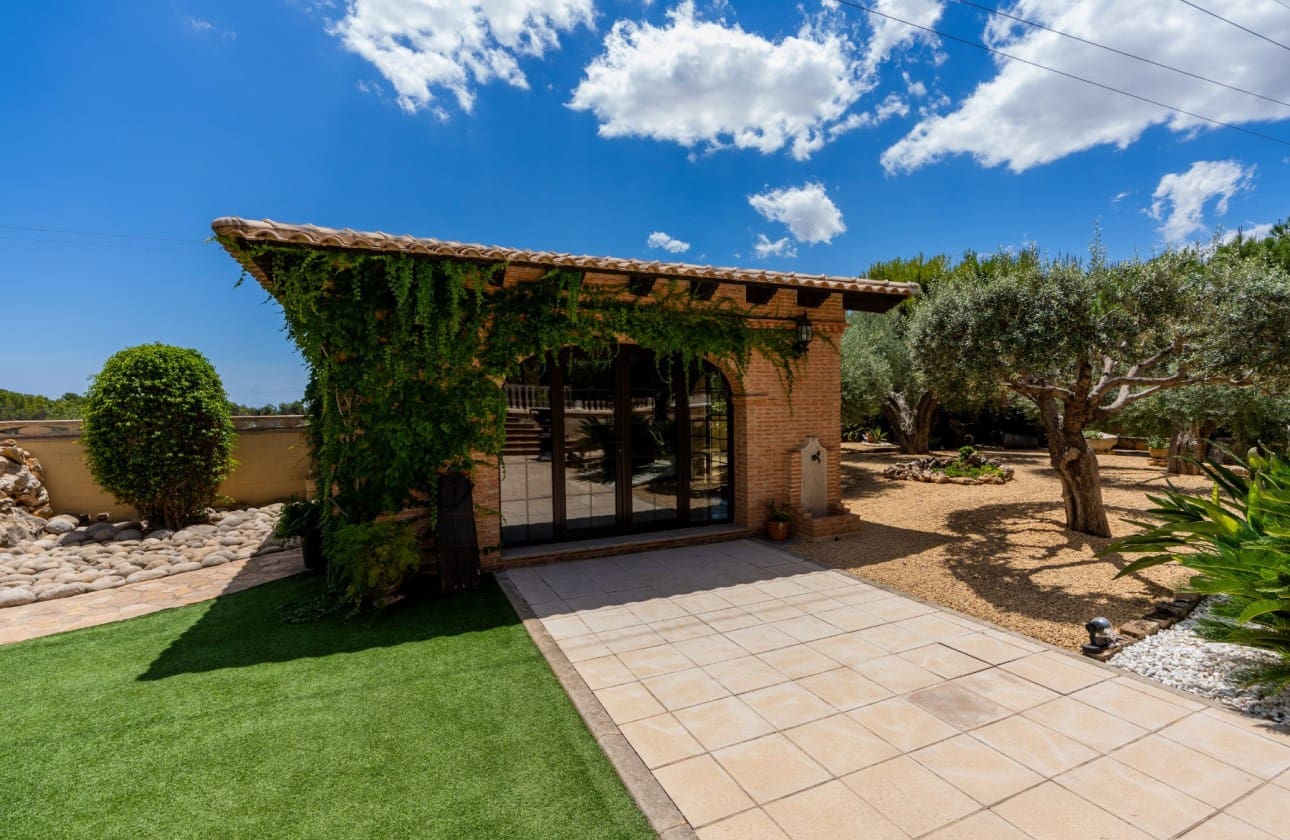 5 soverom Villa til salgs i San Vicente / Sant Vicent del Raspeig med svømmebasseng garasje - € 850 000 (Ref: 8395873)