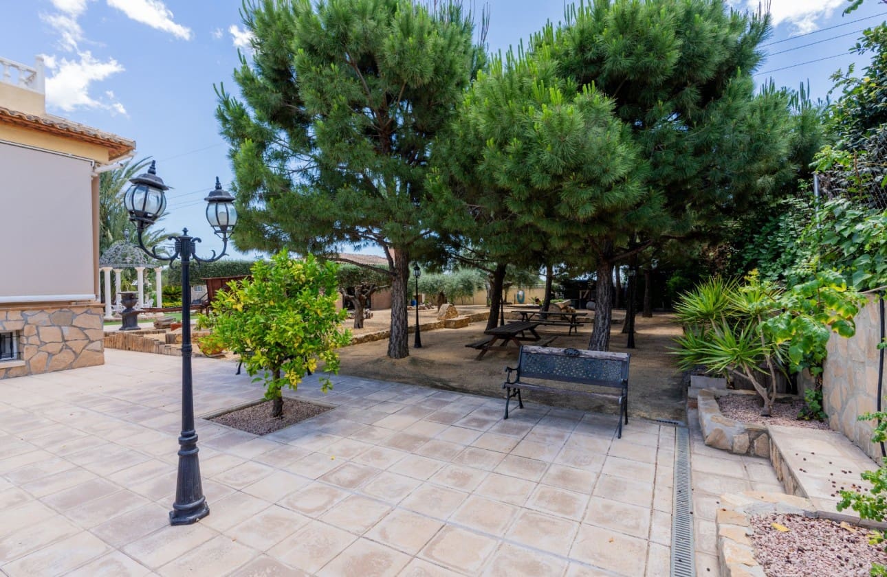 5 soverom Villa til salgs i San Vicente / Sant Vicent del Raspeig med svømmebasseng garasje - € 850 000 (Ref: 8395873)