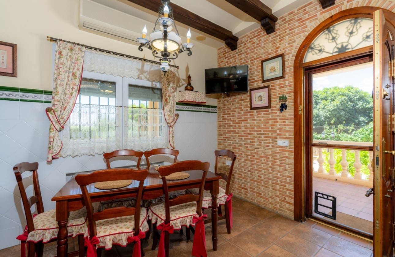 5 soverom Villa til salgs i San Vicente / Sant Vicent del Raspeig med svømmebasseng garasje - € 850 000 (Ref: 8395873)