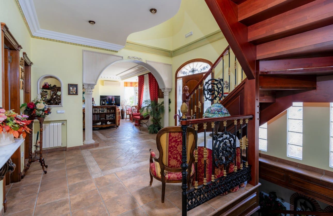 5 soverom Villa til salgs i San Vicente / Sant Vicent del Raspeig med svømmebasseng garasje - € 850 000 (Ref: 8395873)