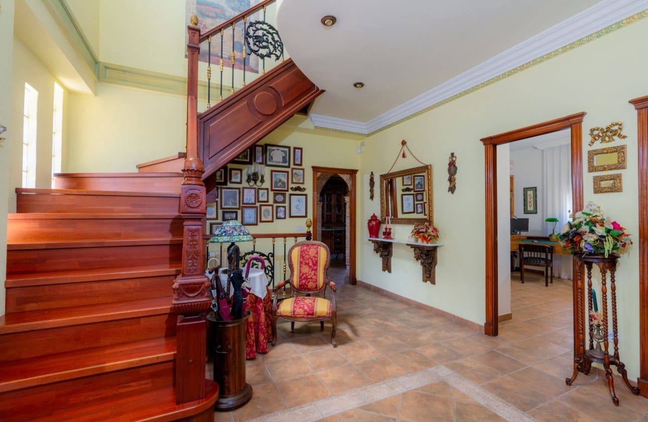 5 soverom Villa til salgs i San Vicente / Sant Vicent del Raspeig med svømmebasseng garasje - € 850 000 (Ref: 8395873)