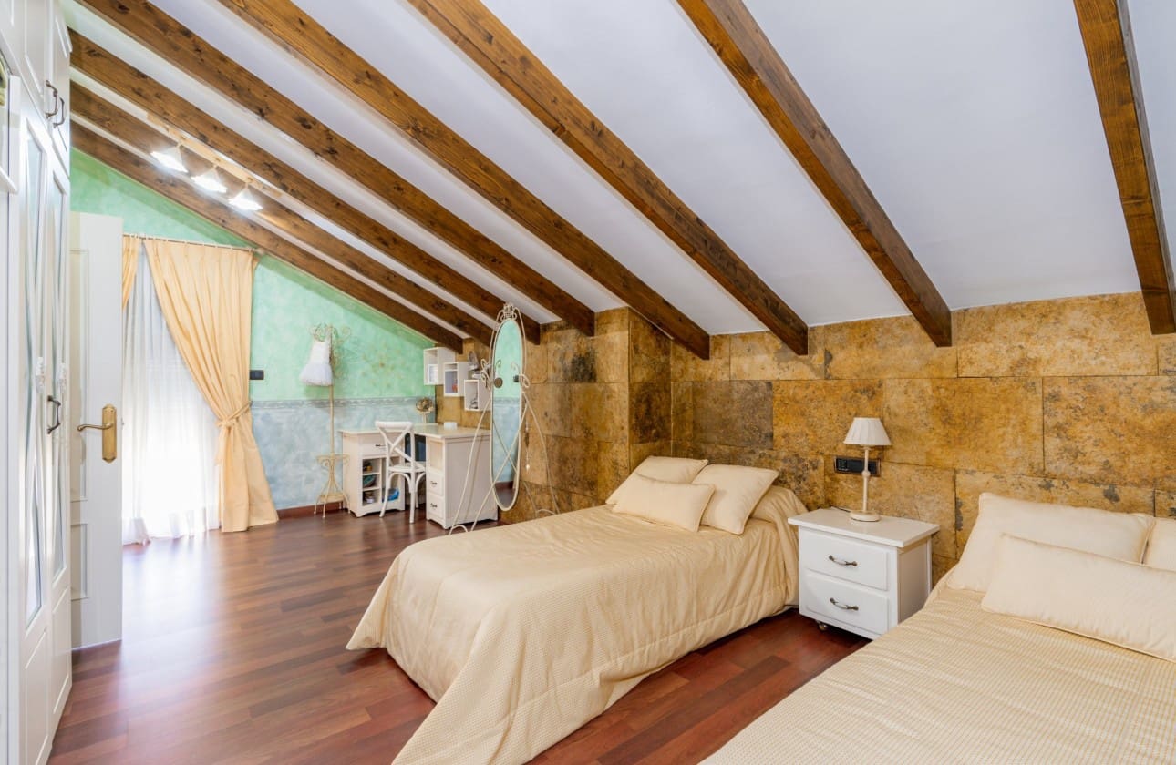 5 soverom Villa til salgs i San Vicente / Sant Vicent del Raspeig med svømmebasseng garasje - € 850 000 (Ref: 8395873)