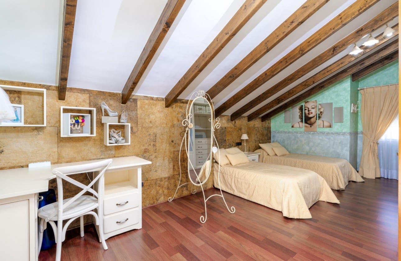 5 soverom Villa til salgs i San Vicente / Sant Vicent del Raspeig med svømmebasseng garasje - € 850 000 (Ref: 8395873)