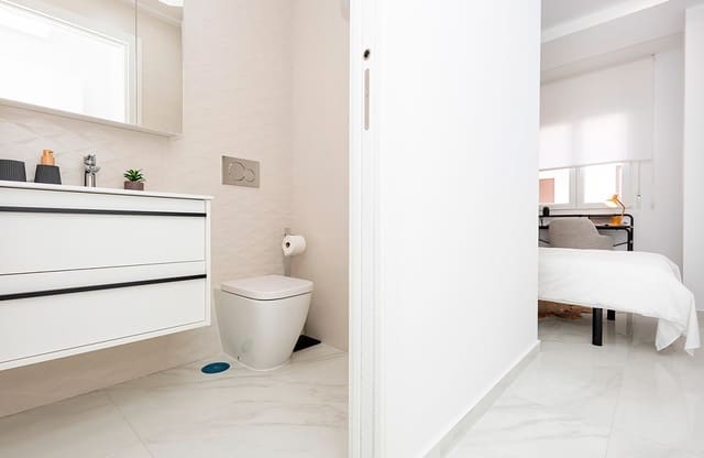 2 bedroom Apartment for sale in Jacarilla with pool - € 139,000 (Ref: 8408520)