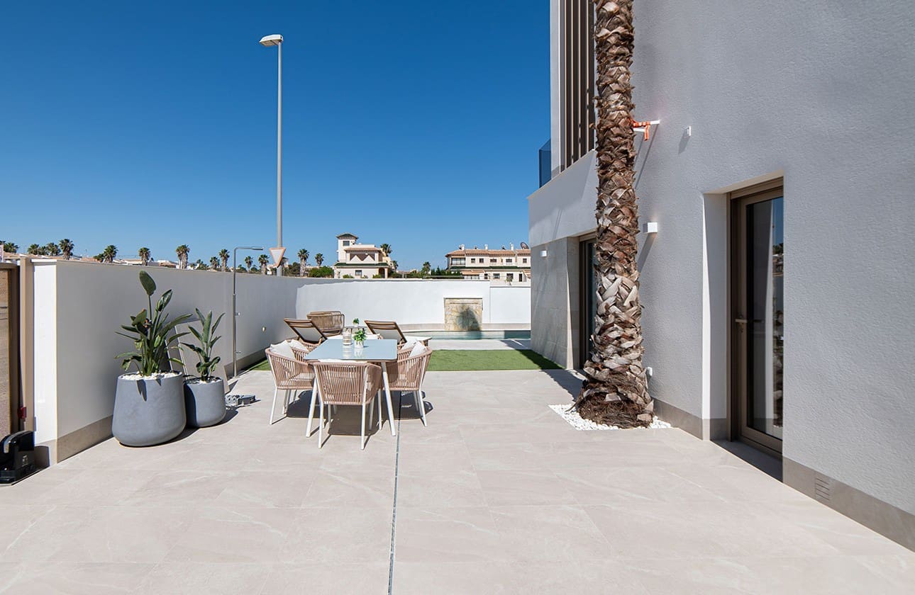 3 soverom Villa til salgs i Dona Pepa med svømmebasseng garasje - € 435 000 (Ref: 8499400)