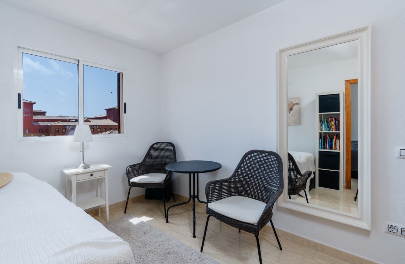 6 soveværelse Byhus til salg i Gran Alacant med swimmingpool garage - € 349.000 (Ref: 8512246)