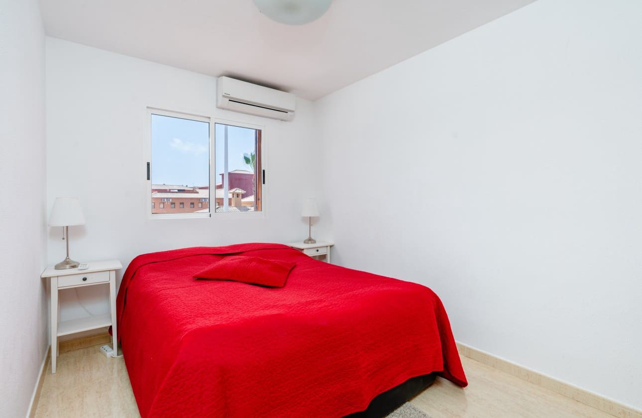 6 soveværelse Byhus til salg i Gran Alacant med swimmingpool garage - € 349.000 (Ref: 8512246)