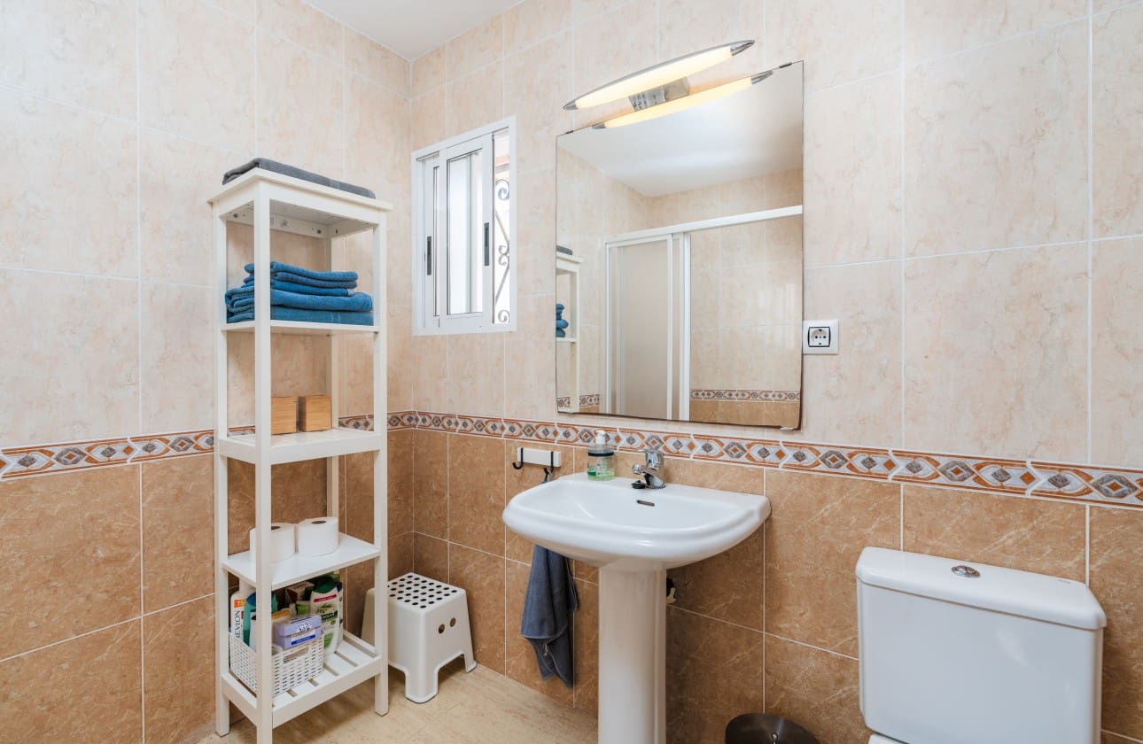 6 soveværelse Byhus til salg i Gran Alacant med swimmingpool garage - € 349.000 (Ref: 8512246)