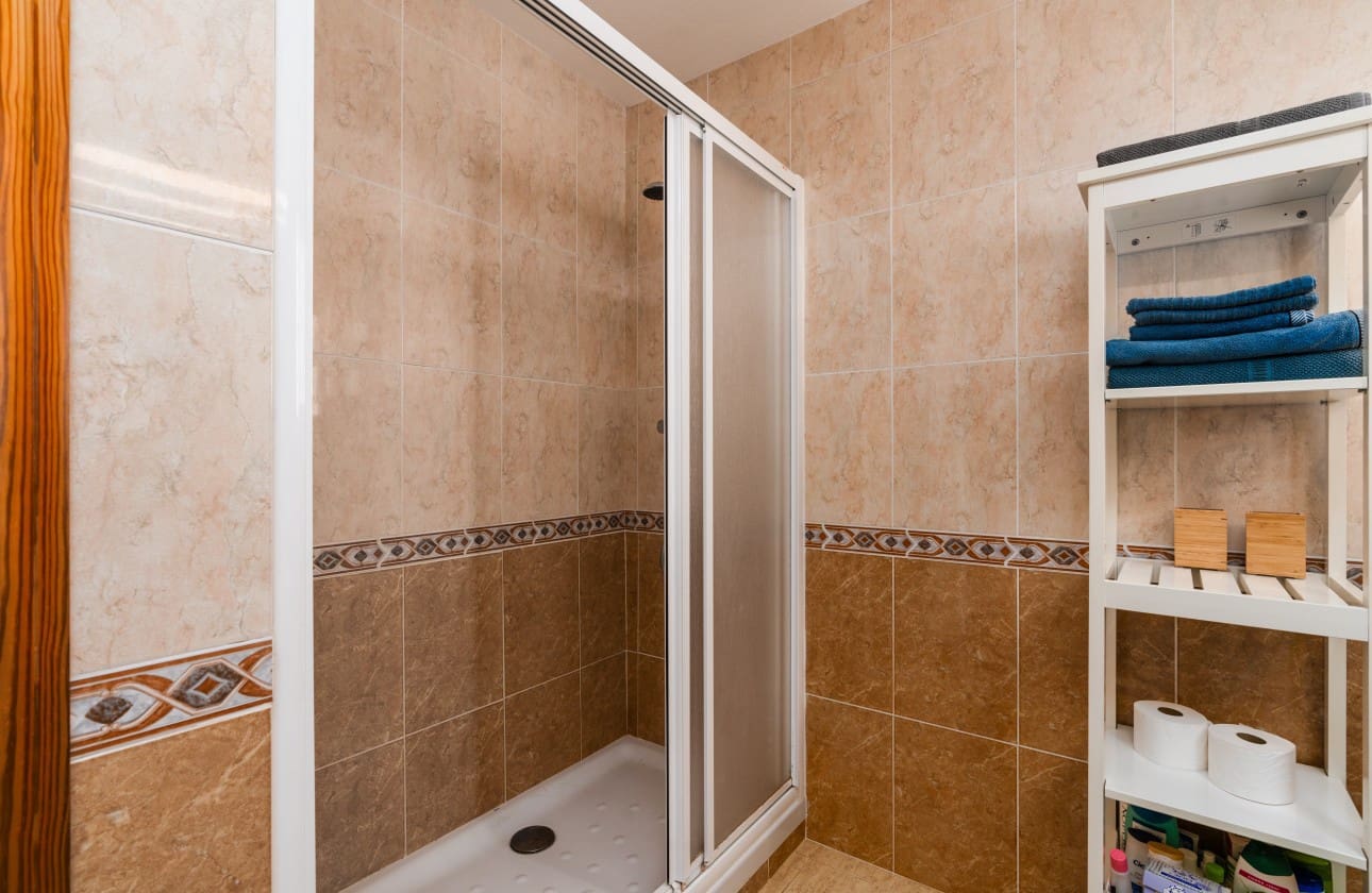 6 soveværelse Byhus til salg i Gran Alacant med swimmingpool garage - € 349.000 (Ref: 8512246)