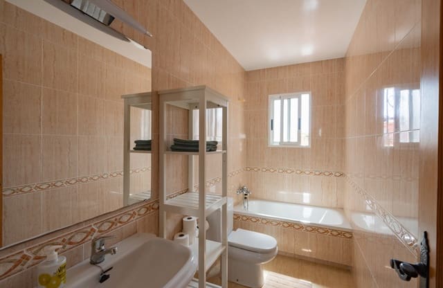 6 chambre Maison de Ville à vendre à Monte Faro - Altomar II, Santa Pola avec piscine garage - 349 000 € (Ref: 8512246)