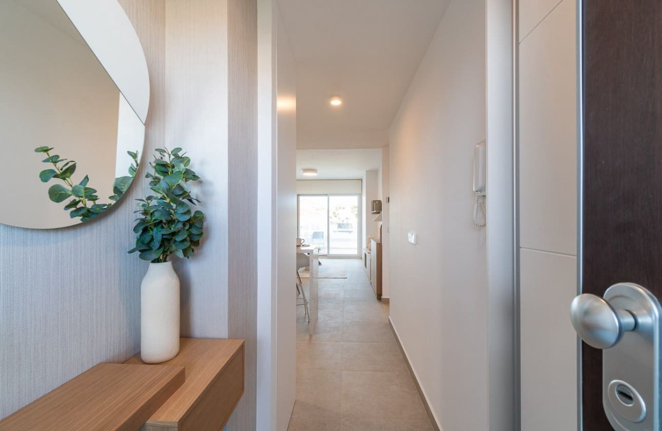 Apartamento de 2 habitaciones en Playa Flamenca en venta con piscina garaje - 325.000 € (Ref: 8541213)