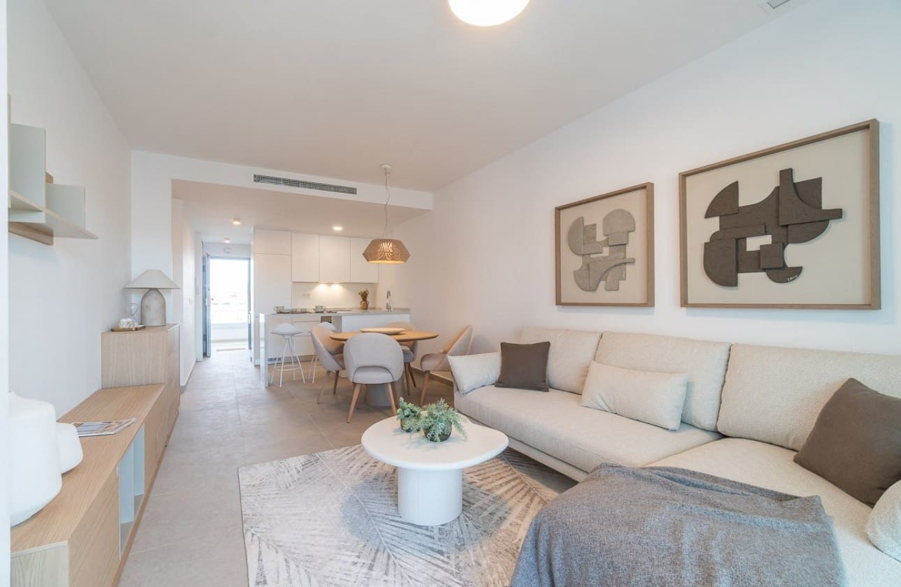 Apartamento de 2 habitaciones en Playa Flamenca en venta con piscina garaje - 325.000 € (Ref: 8541213)