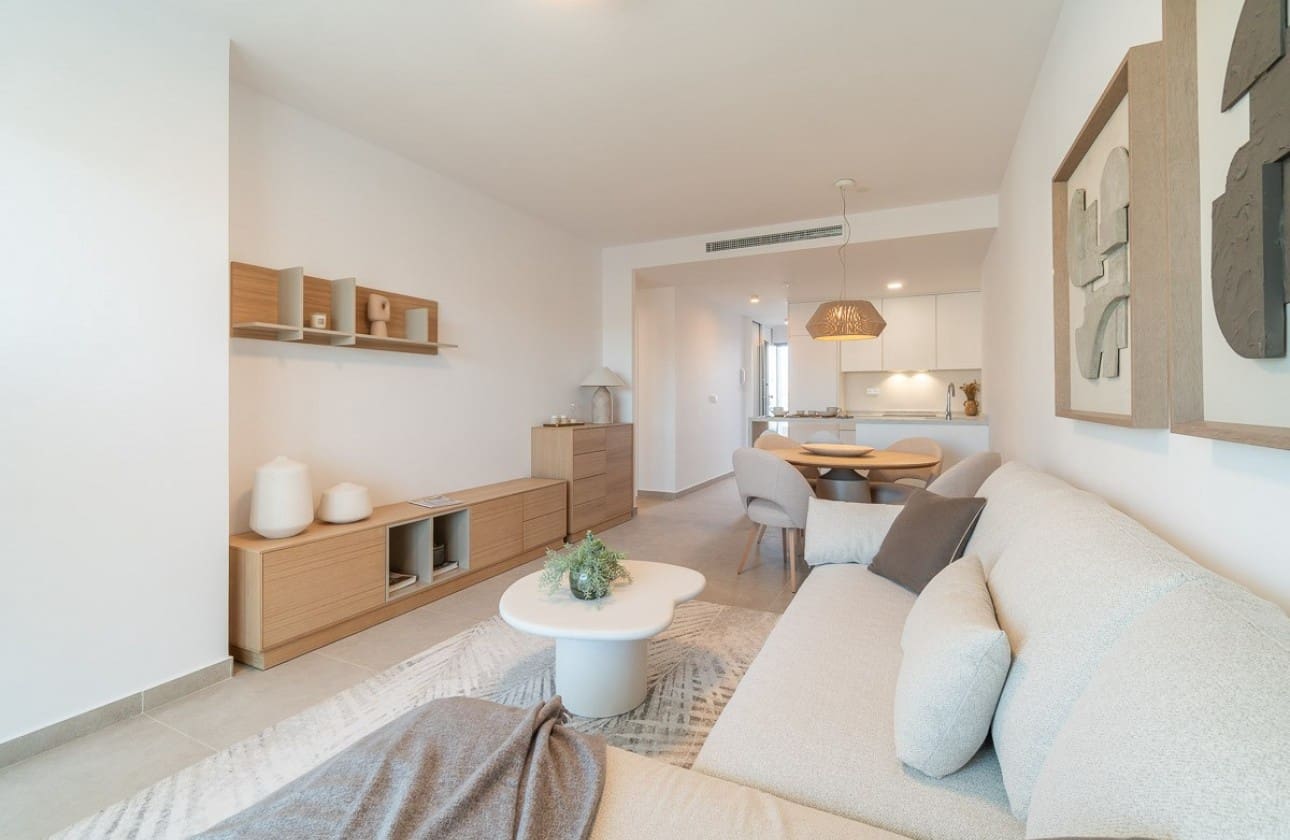Apartamento de 2 habitaciones en Playa Flamenca en venta con piscina garaje - 325.000 € (Ref: 8541213)