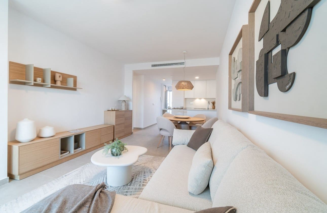 Apartamento de 2 habitaciones en Playa Flamenca en venta con piscina garaje - 325.000 € (Ref: 8541213)
