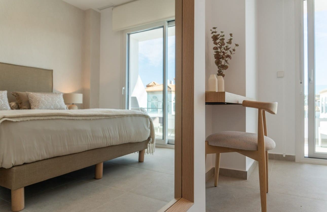 Apartamento de 2 habitaciones en Playa Flamenca en venta con piscina garaje - 325.000 € (Ref: 8541213)