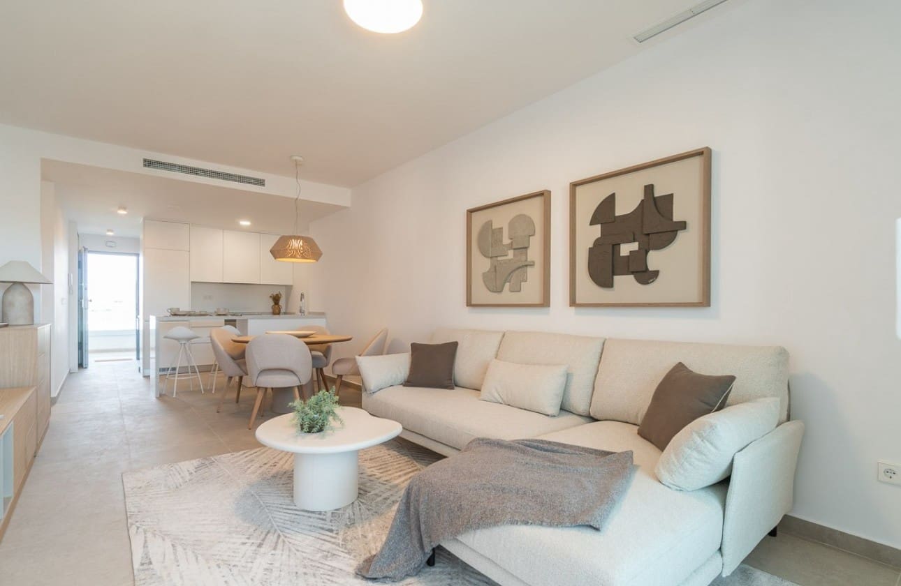 Apartamento de 2 habitaciones en Playa Flamenca en venta con piscina garaje - 325.000 € (Ref: 8541213)