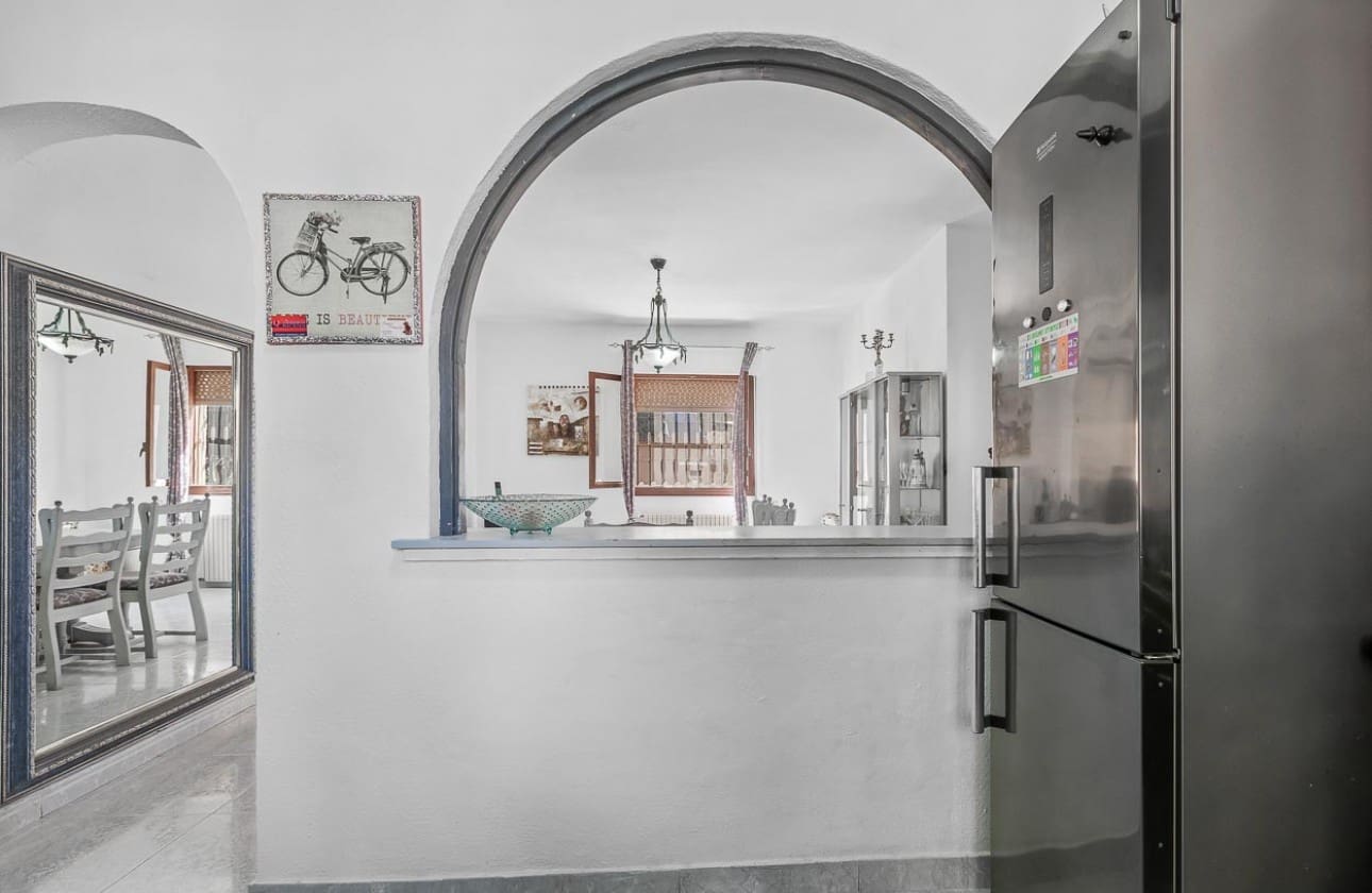 6 sovrum Villa till salu i Villamartin med pool garage - 450 000 € (Ref: 8575443)