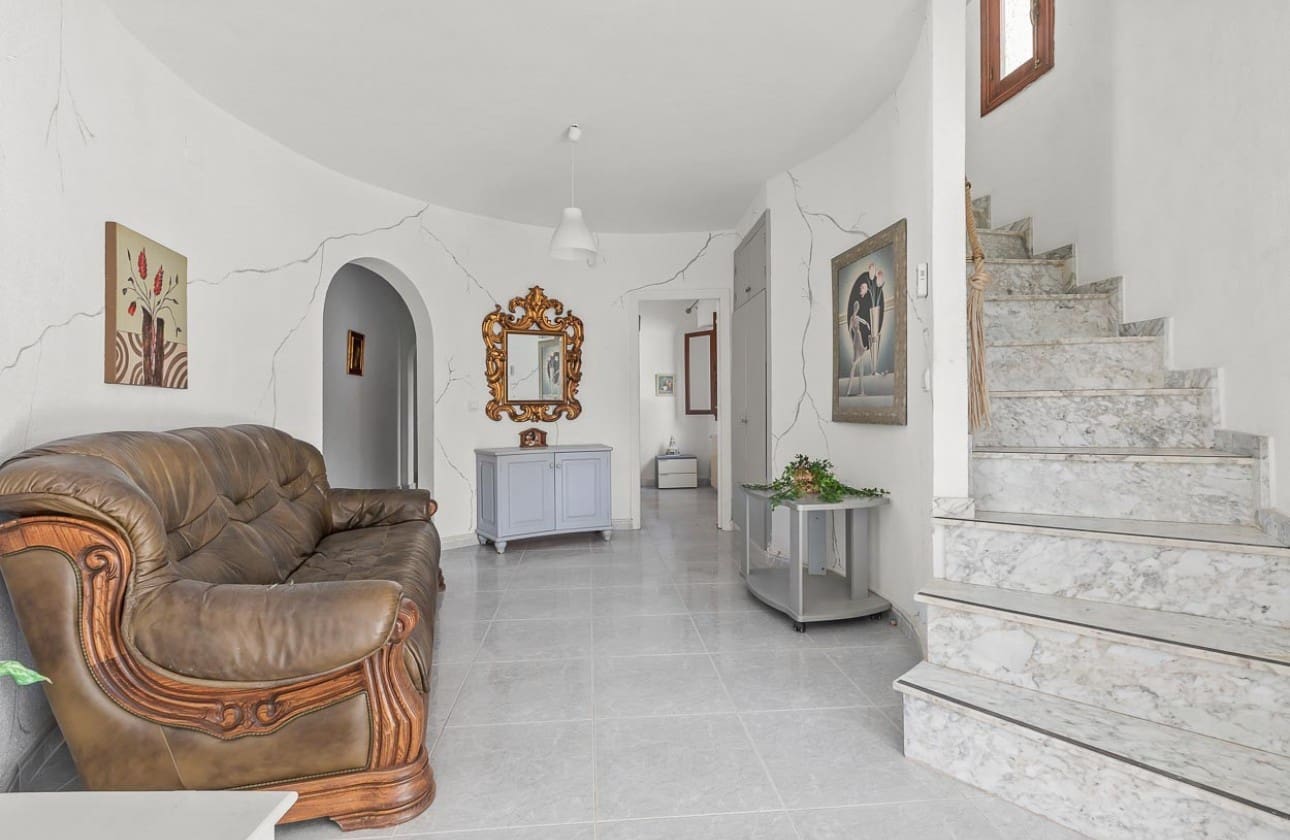 6 sovrum Villa till salu i Villamartin med pool garage - 450 000 € (Ref: 8575443)