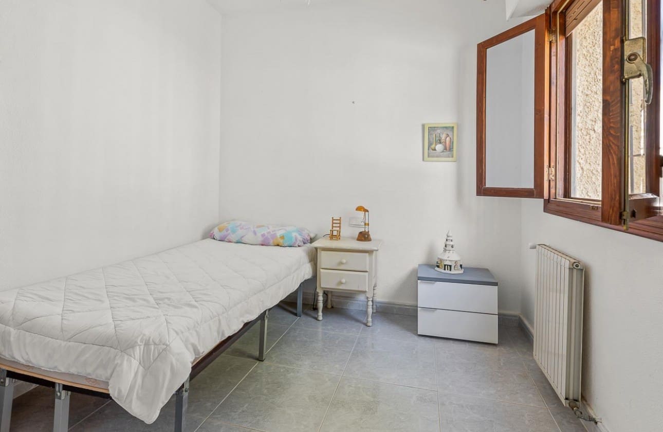 6 sovrum Villa till salu i Villamartin med pool garage - 450 000 € (Ref: 8575443)