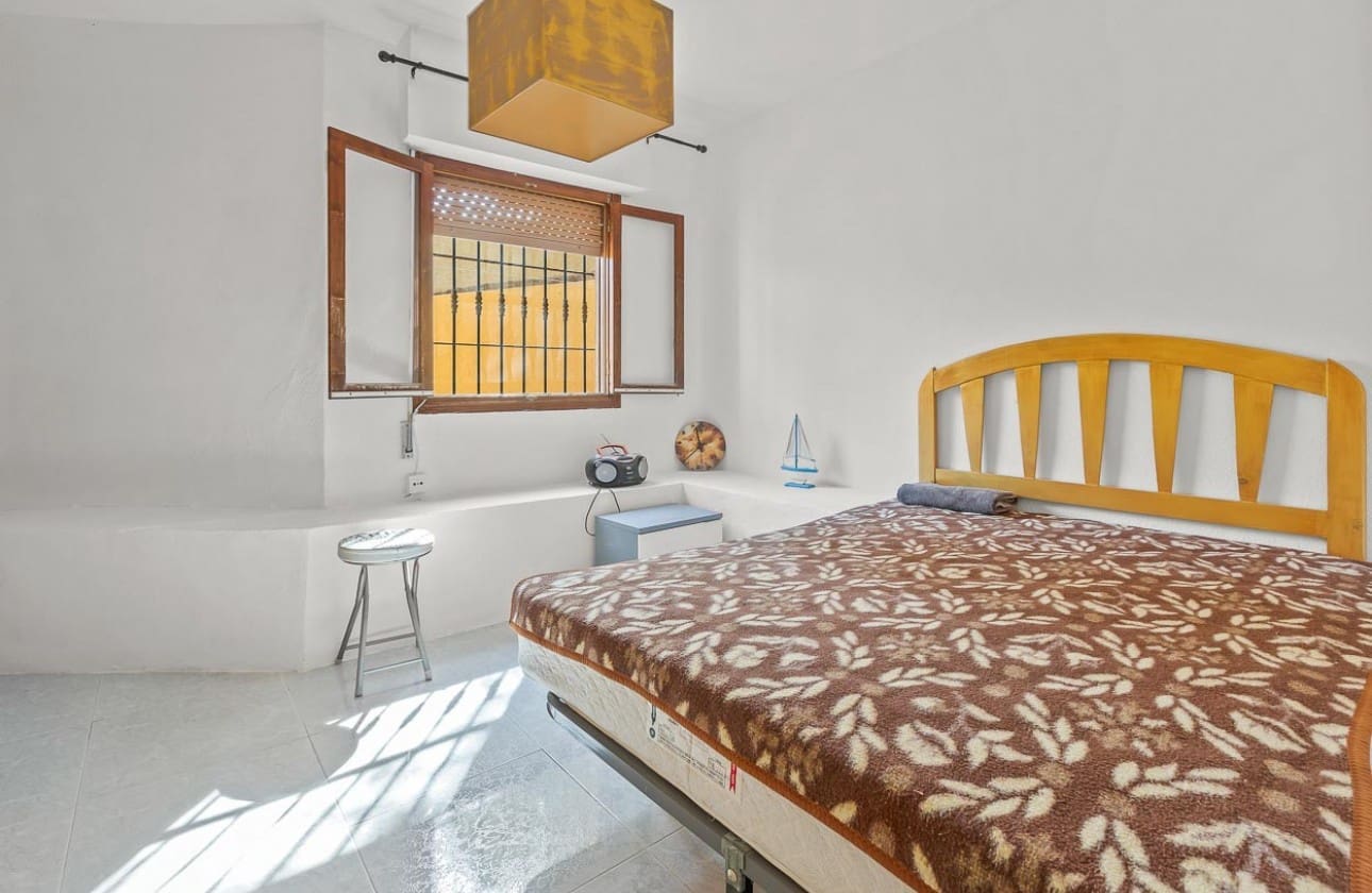 6 sovrum Villa till salu i Villamartin med pool garage - 450 000 € (Ref: 8575443)