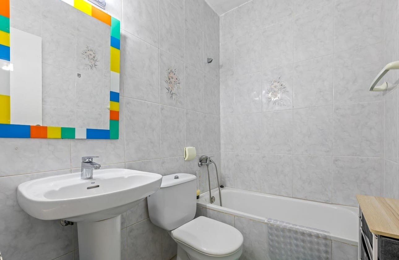 6 sovrum Villa till salu i Villamartin med pool garage - 450 000 € (Ref: 8575443)