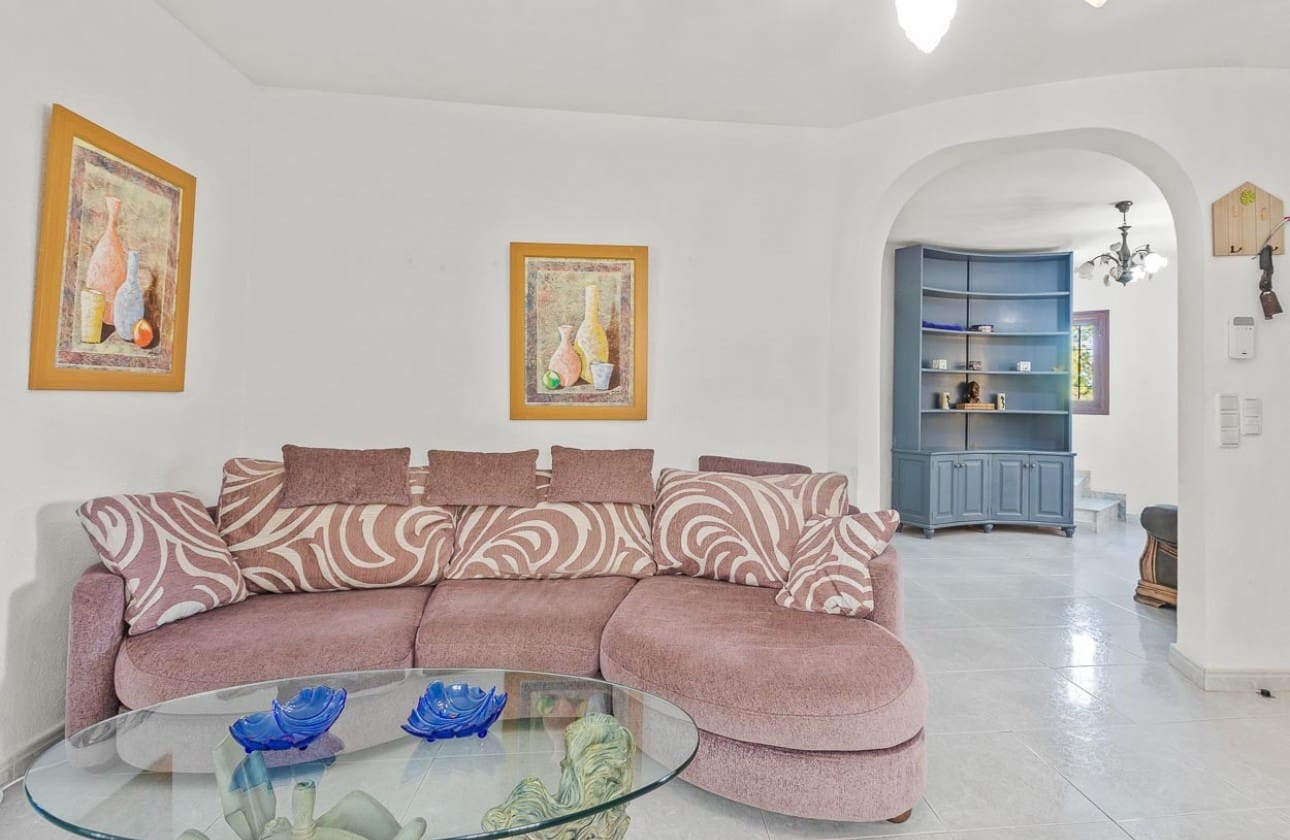 6 sovrum Villa till salu i Villamartin med pool garage - 450 000 € (Ref: 8575443)