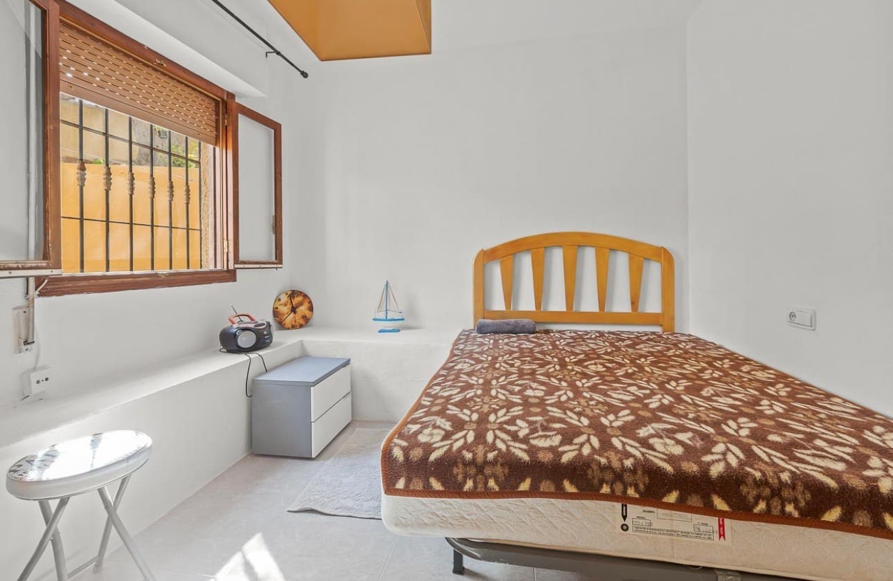 6 sovrum Villa till salu i Villamartin med pool garage - 450 000 € (Ref: 8575443)