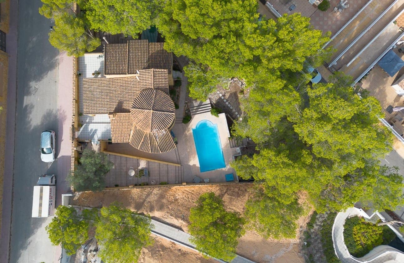 6 sovrum Villa till salu i Villamartin med pool garage - 450 000 € (Ref: 8575443)