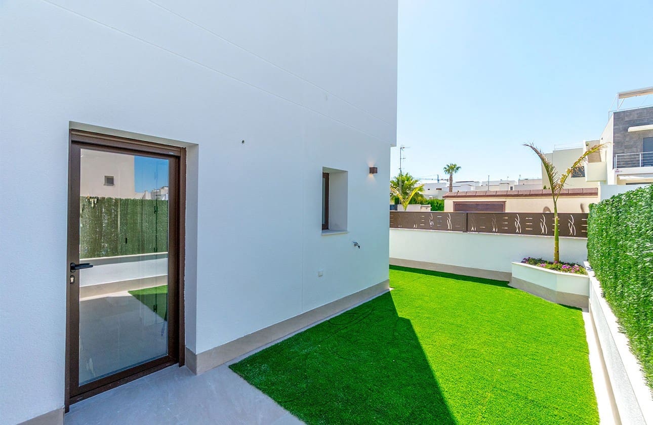 3 bedroom Villa for sale in Benijofar with pool garage - € 455,000 (Ref: 8575444)