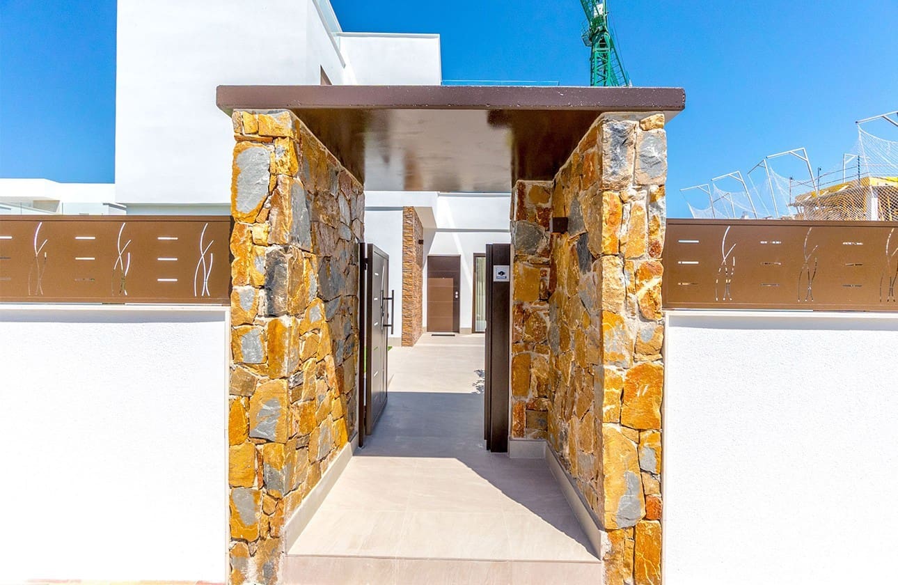 3 bedroom Villa for sale in Benijofar with pool garage - € 455,000 (Ref: 8575444)