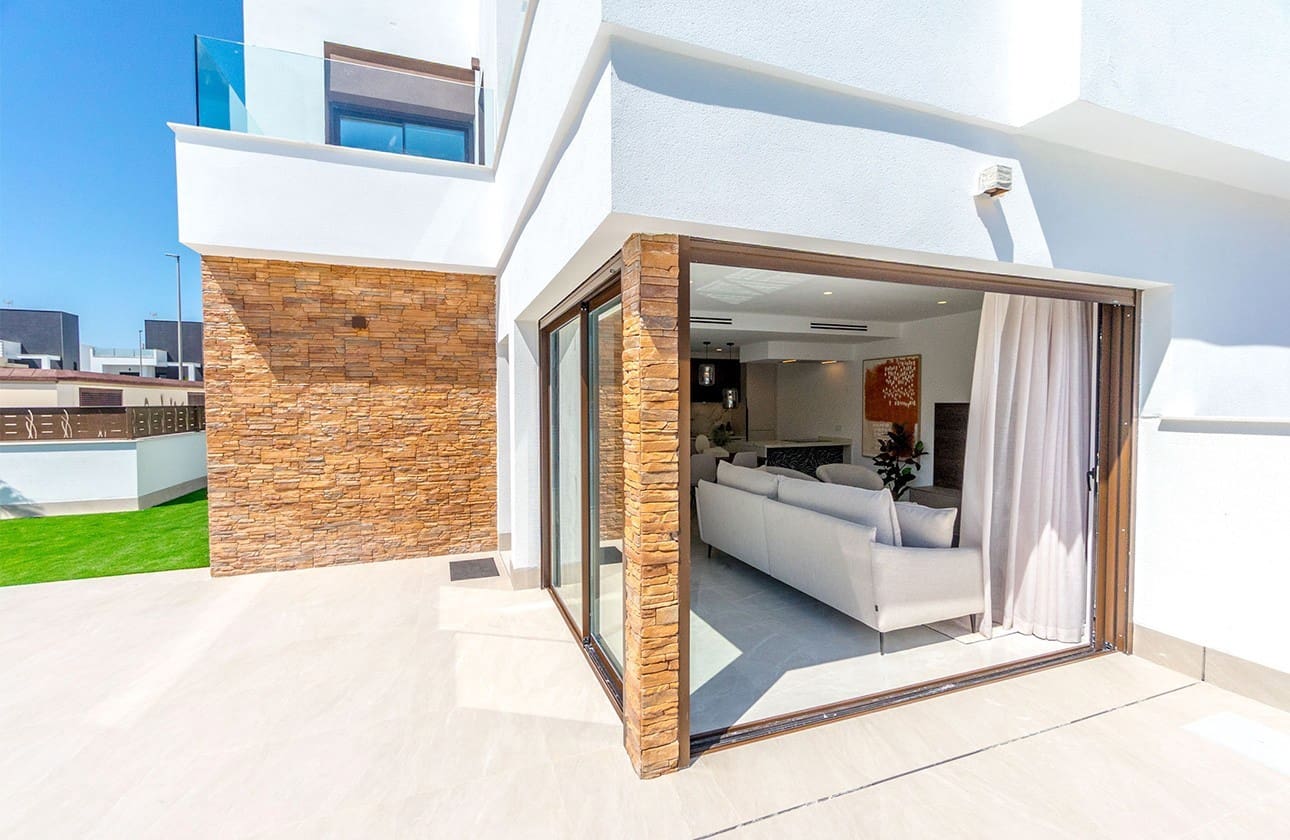 3 bedroom Villa for sale in Benijofar with pool garage - € 455,000 (Ref: 8575444)