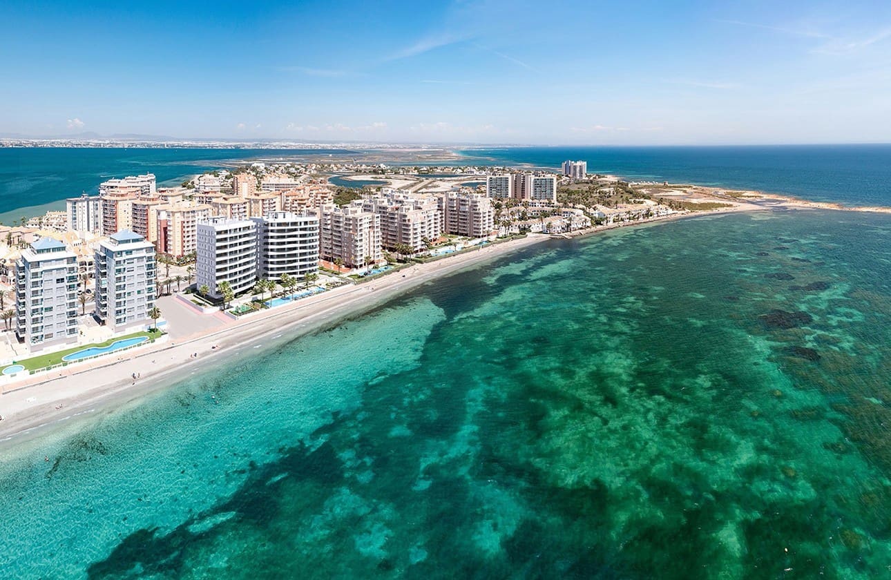 2 soverom Leilighet til salgs i La Manga del Mar Menor med svømmebasseng garasje - € 473 000 (Ref: 8650939)