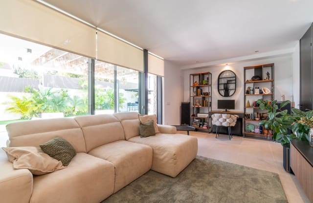 2 quarto Moradia para venda em Los Balcones com piscina garagem - 649 000 € (Ref: 8681068)