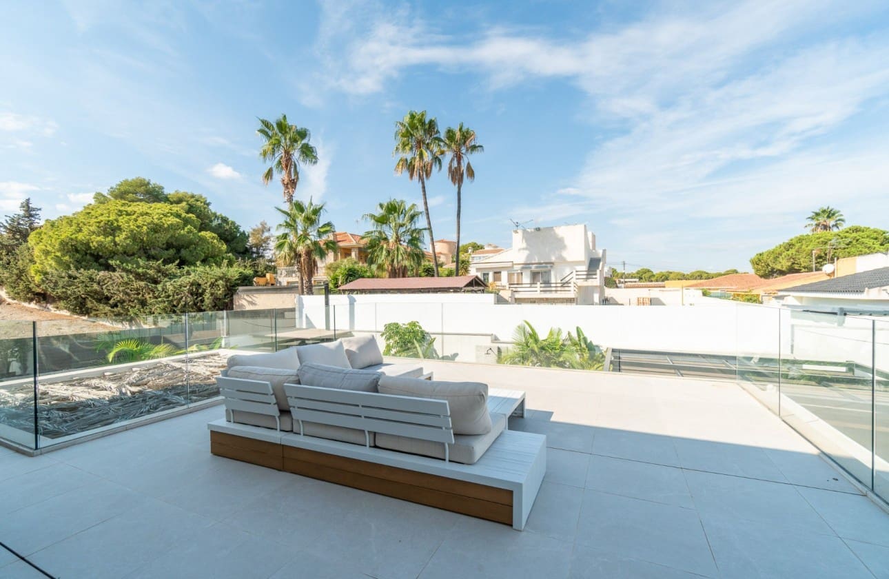 2 quarto Moradia para venda em Los Balcones com piscina garagem - 649 000 € (Ref: 8681068)