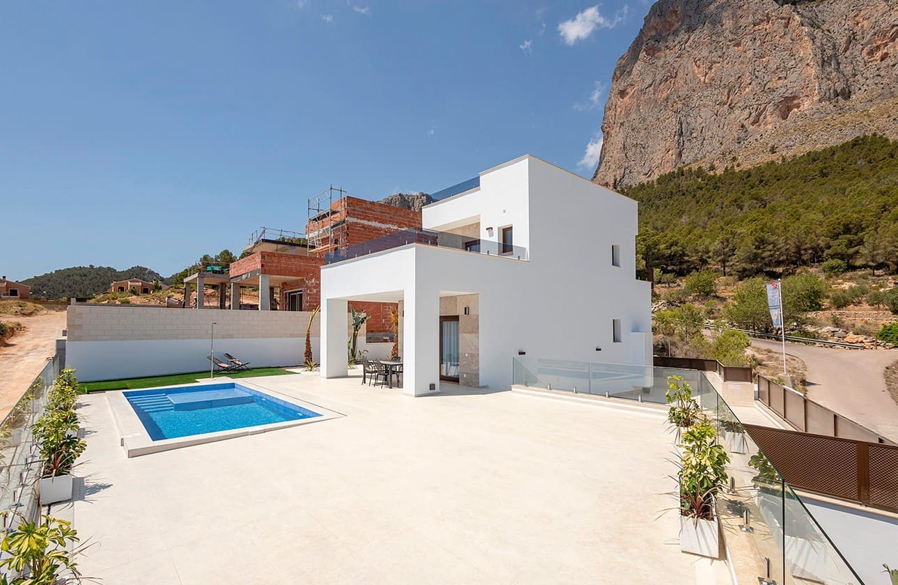 3 bedroom Villa for sale in Polop with pool garage - € 598,000 (Ref: 8796715)