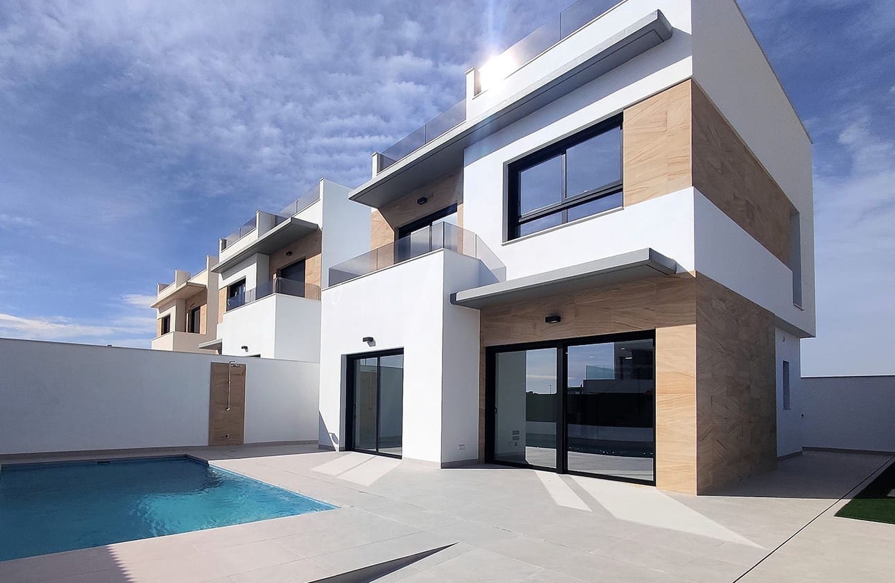 3 bedroom Villa for sale in Benijofar with pool - € 449,000 (Ref: 8842286)