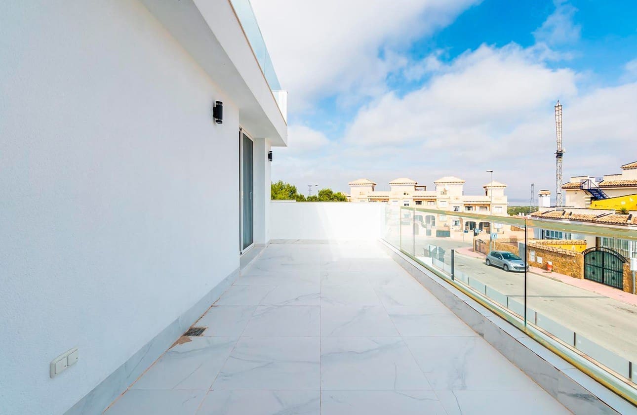 3 soverom Villa til salgs i Villamartin med svømmebasseng garasje - € 575 000 (Ref: 8842288)