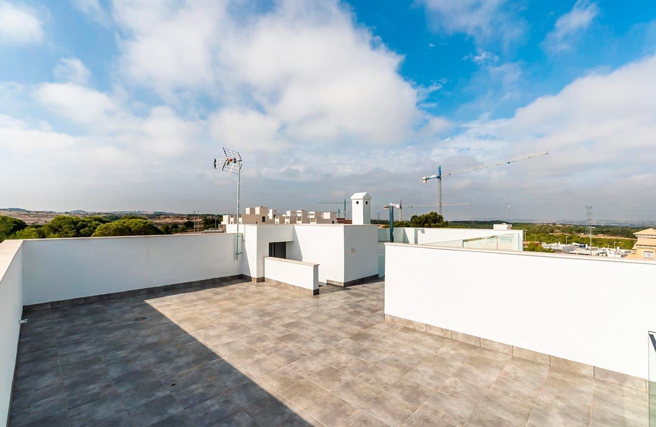 3 soverom Villa til salgs i Villamartin med svømmebasseng garasje - € 575 000 (Ref: 8842288)