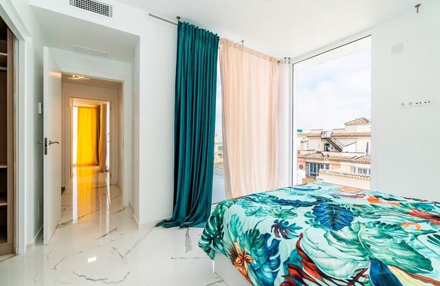 3 soverom Villa til salgs i Villamartin, Orihuela med svømmebasseng garasje - € 575 000 (Ref: 8842288)