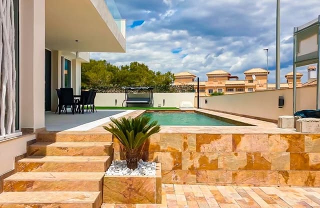 3 soverom Villa til salgs i Villamartin, Orihuela med svømmebasseng garasje - € 575 000 (Ref: 8842288)