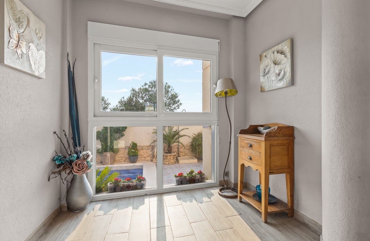 4 sypialnia Willa na sprzedaż w Playa Flamenca z basenem - 399 000 € (Ref: 8846043)