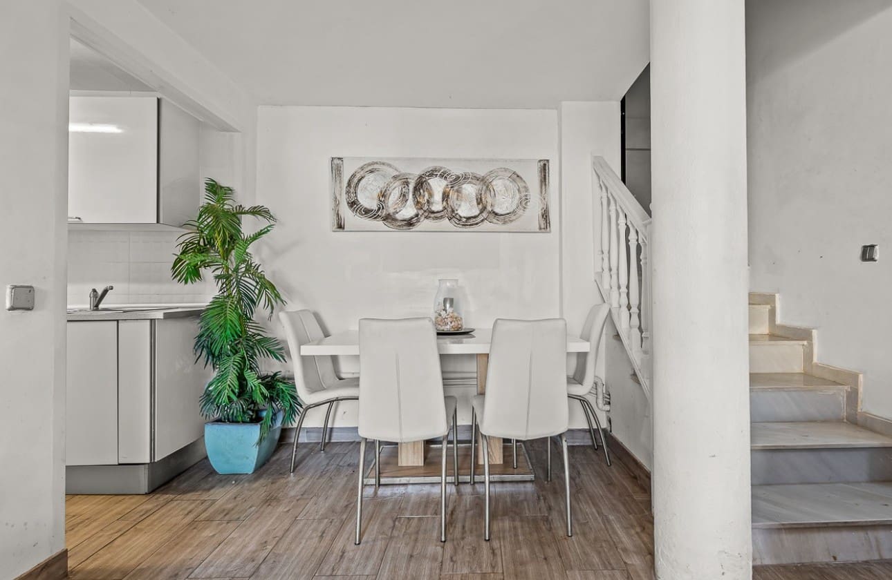 4 sypialnia Willa na sprzedaż w Playa Flamenca z basenem - 399 000 € (Ref: 8846043)