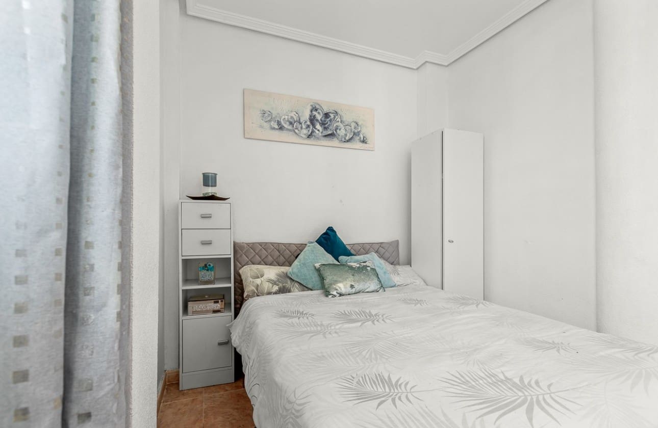 4 sypialnia Willa na sprzedaż w Playa Flamenca z basenem - 399 000 € (Ref: 8846043)