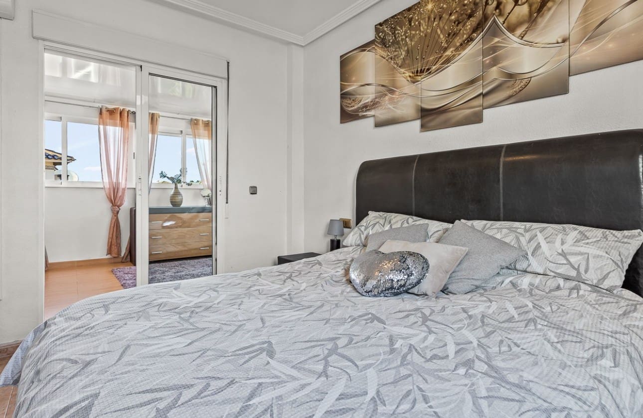 4 sypialnia Willa na sprzedaż w Playa Flamenca z basenem - 399 000 € (Ref: 8846043)